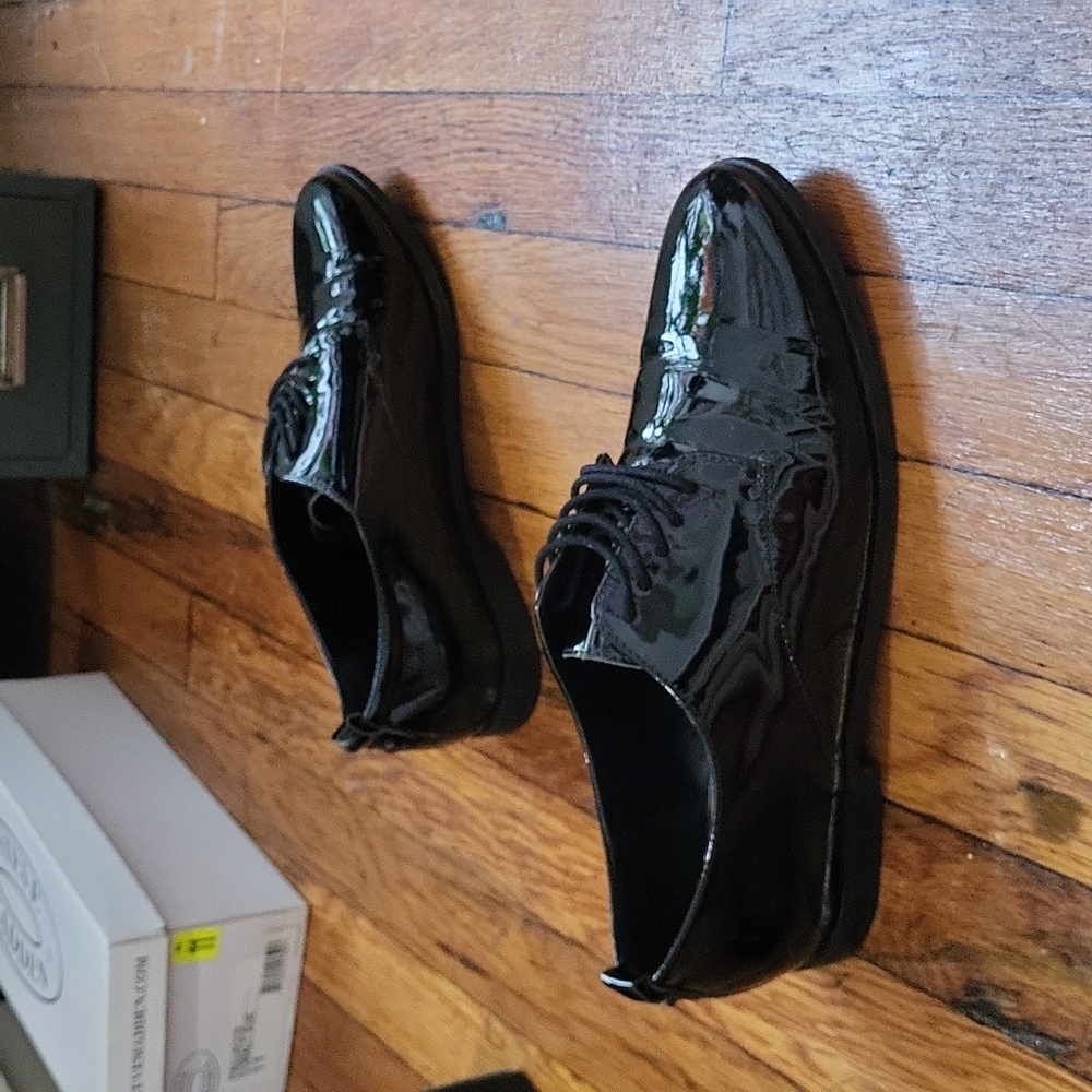 Lace-up Loafer